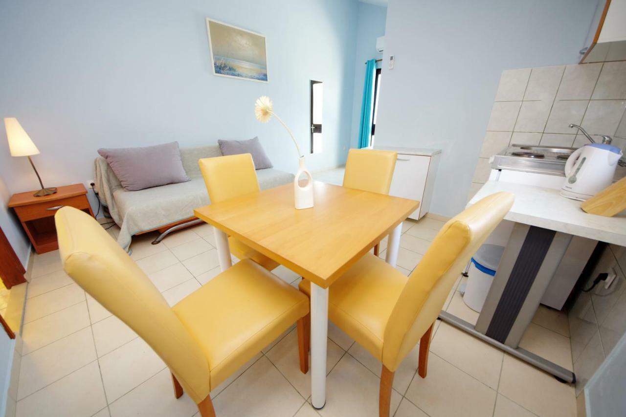Apartments Eduard วรซี ภายนอก รูปภาพ