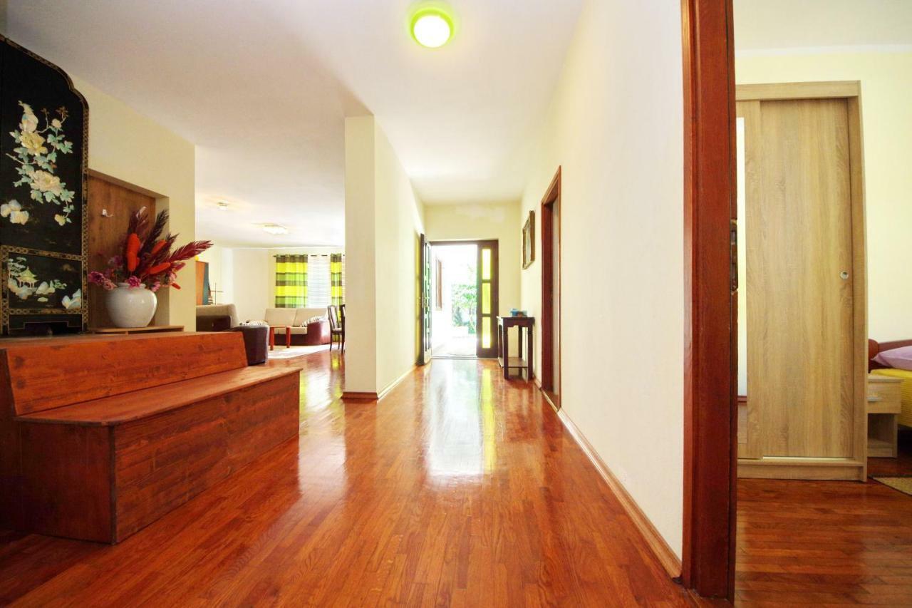 Apartments Eduard วรซี ภายนอก รูปภาพ