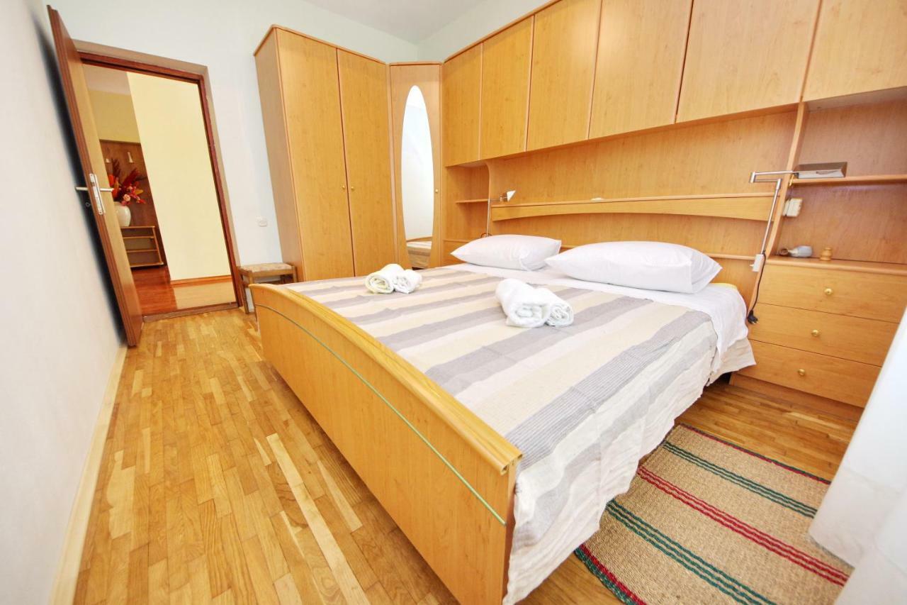 Apartments Eduard วรซี ภายนอก รูปภาพ