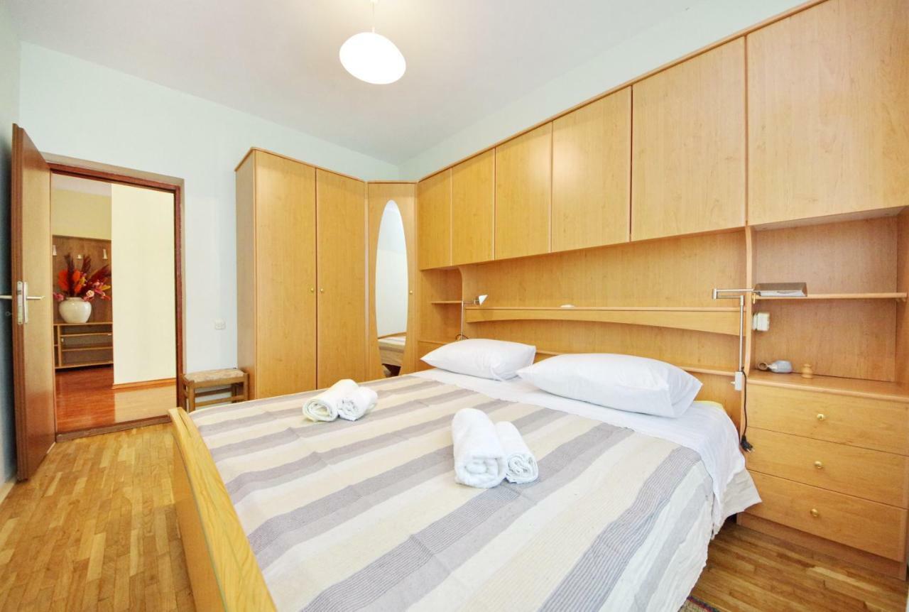 Apartments Eduard วรซี ภายนอก รูปภาพ